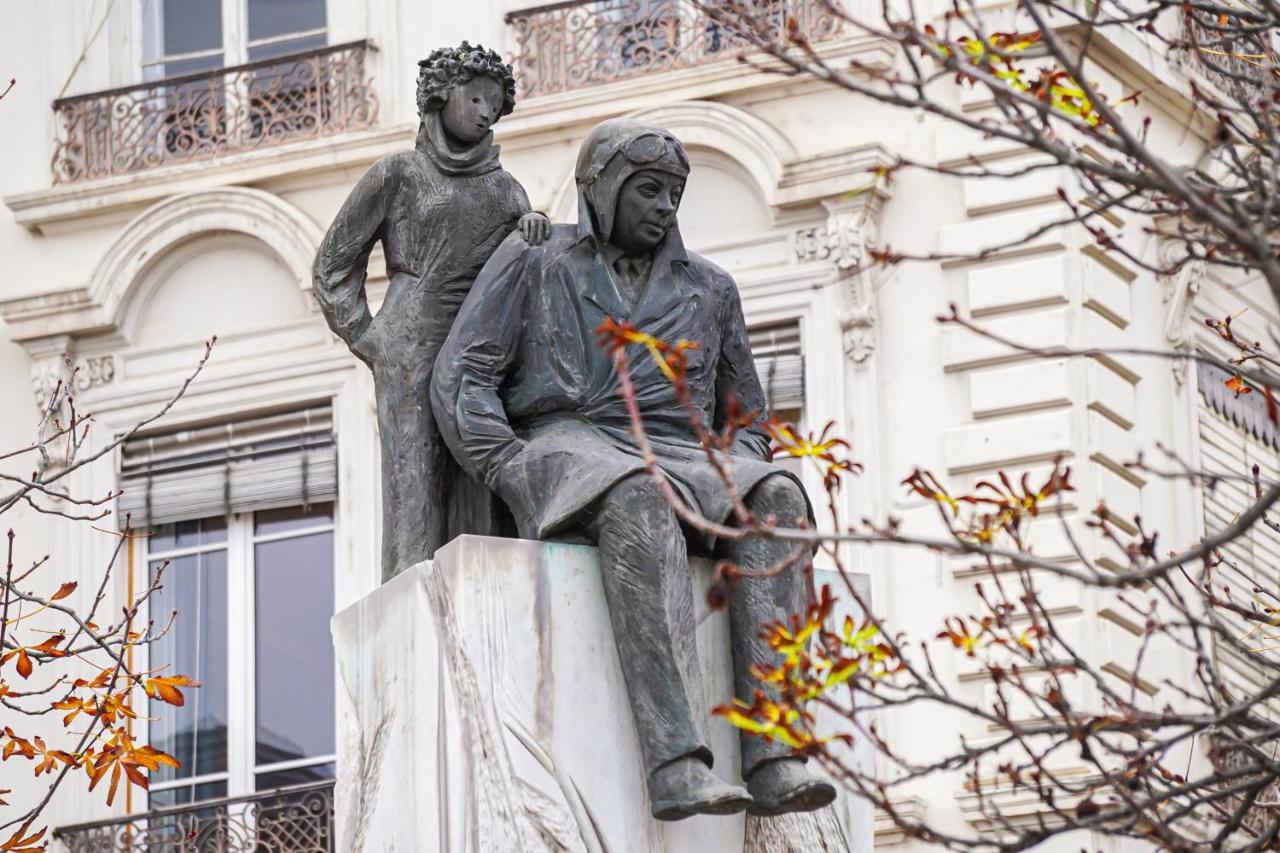 Dify Petit Prince - Place Bellecour Lyon Bagian luar foto